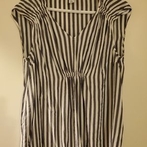 Maternity sleeveless blouse